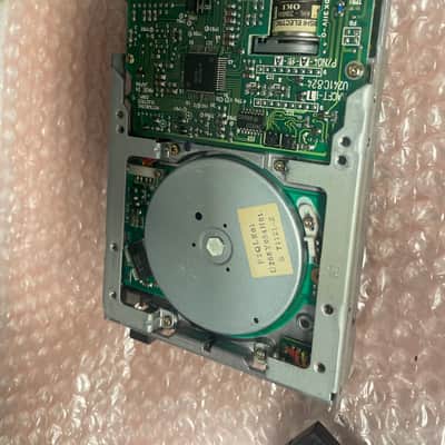 Floppy drive E-MU Systems Emax 61-Key 8-Voice Sampler Workstation 1996 - Black image 4