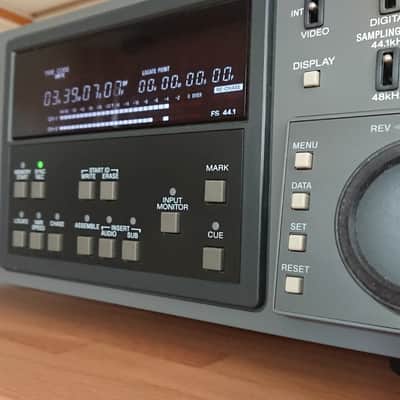 Sony PCM-7040 Professional Digital Audio Recorder DAT - Perfect image 10
