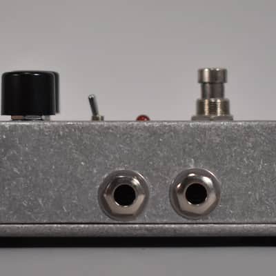 Electro-Harmonix Stereo Pulsar Analog Tremolo Pedal image 5