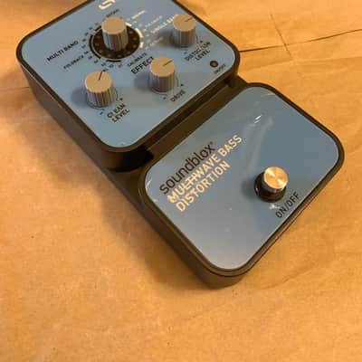 Source Audio Soundblox Bass Multiwave Distortion SA125 MINT in box with users manual image 2