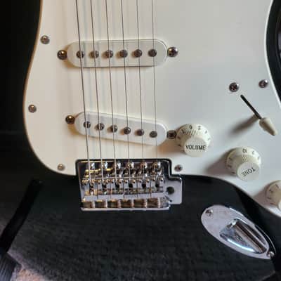 Squier Affinity Series Stratocaster 21-Fret with Rosewood Fretboard 2004 - Black image 15
