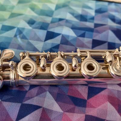 Yamaha YFL-774 Solid Silver Flute image 9