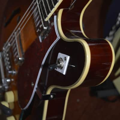 2017-18 Eastwood Airline H74 DXL Semi-Hollowbody in Honeyburst w/ a Bigsby, New Nickel Dunlop Straploks & a Mint Eastwood Hardshell Case ~ Mint ! image 10