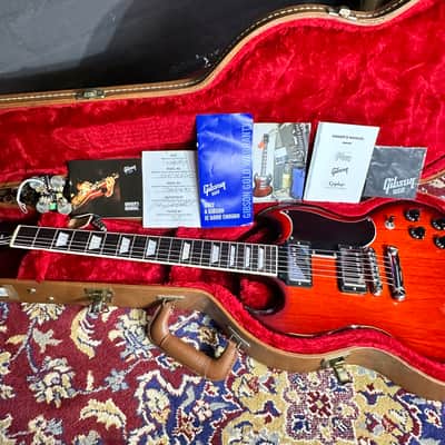 + New Video Gibson 2017 SG Standard Cherry Burst + Locking Tuners + Case image 23