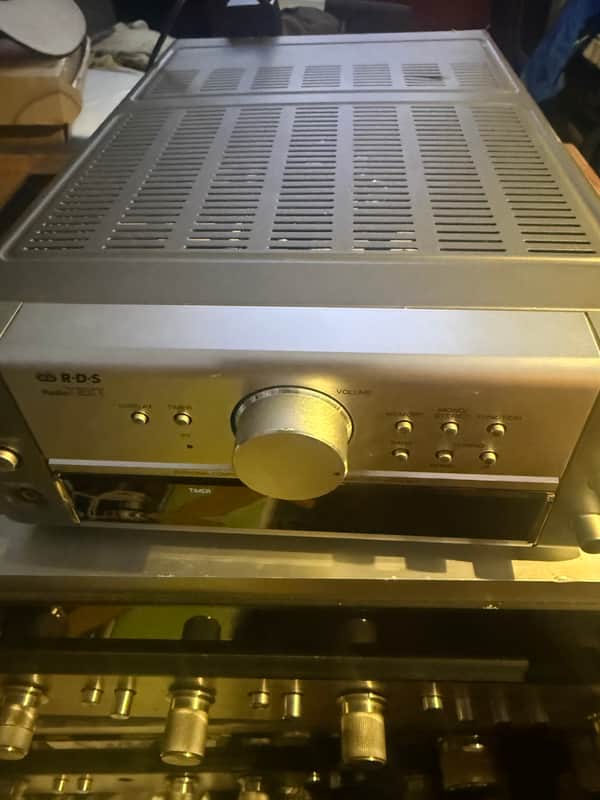 DENON UDRA-M10E Compact HiFi Amp 40W/Ch AM/FM great working order Japan Quality image 1