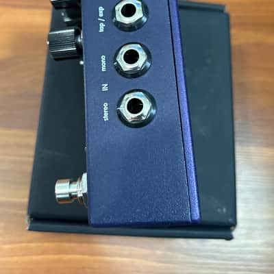 Walrus Audio Julianna Deluxe Chorus / Vibrato 2020 - Present - Blue image 2