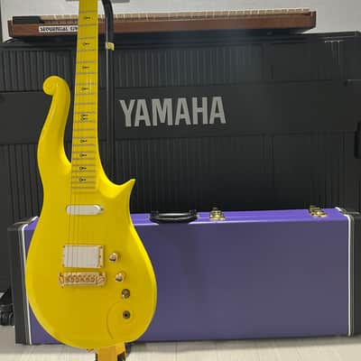 Schecter Diamond Prince Cloud Yellow Mint ! image 1