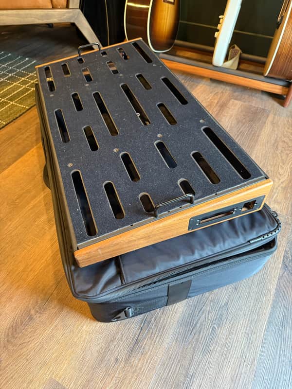 Creation Music Company Elevate 32+ Pedalboard W/ Pro Soft Case image 1