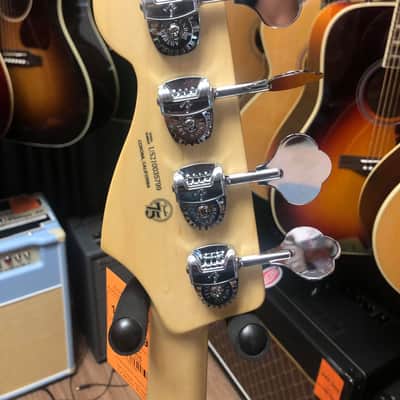 Fender American Performer Jazz Bass 2021 3-Tone Sunburst image 9