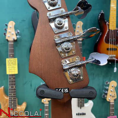 FENDER Kingman Bass, Walnut Fingerboard, Black Pickguard, Shaded Edge Burst image 9