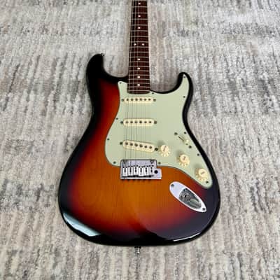 Fender Custom Shop Custom Deluxe Stratocaster 2009 - Sunburst image 8