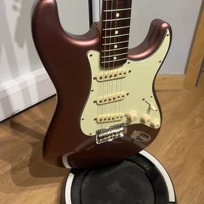 Fender Stratocaster Japan Hybrid 2018 - Burgundy mist image 2