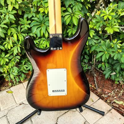 Fender American Special Strat Stratocaster 2-Tone Sunburst *UNPLAYED* 2011 image 11