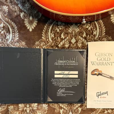 Gibson Les Paul Classic Custom 2001 - Sunburst image 9