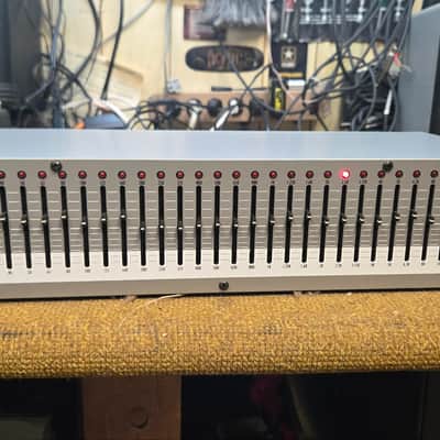 Peavey QF-131 2010's image 3