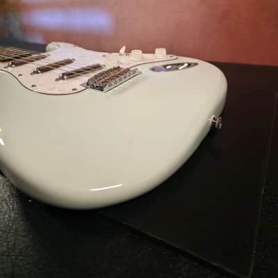 Squier Vintage Modified Surf Stratocaster 2012 - 2018 - Sonic Blue image 4