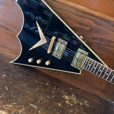 DiPinto Guitars — New & Used