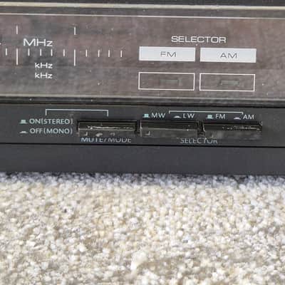 Onkyo T-22L- Vintage FM/MW/LW Stereo Tuner - Classic Analog Design - Fair image 2