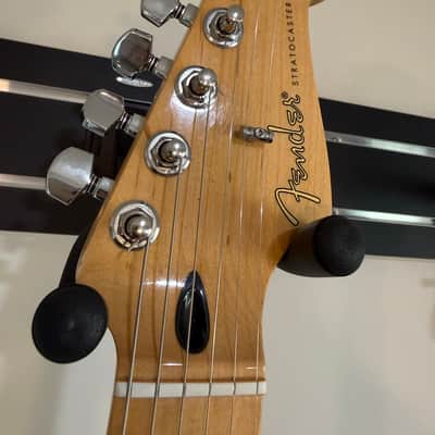 Fender Player Stratocaster with Maple Fretboard 2018 - 2024 - Buttercream image 5
