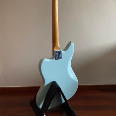 Fender Vintera '60s Jaguar Modified HH with Pau Ferro Fretboard 2019 - 2023 - Sonic Blue image 10