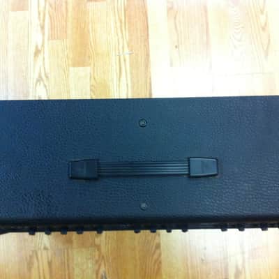 Behringer V-Tone GMX212 Combo Amp w/ footswitch & power supply image 5