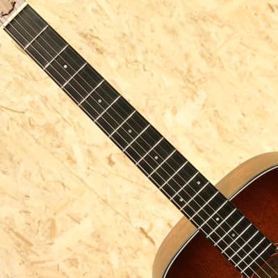 Taylor 320 2015 image 6