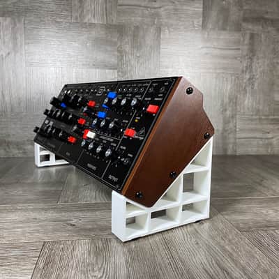 Low 40º Universal Stand for Behringer Desktop Modules & Moog 60HP 104HP Eurorack Cases - color WHITE - by KZcraftworks - USA image 6