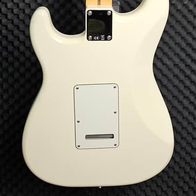 Fender Standard Stratocaster 2011 - Arctic White image 5