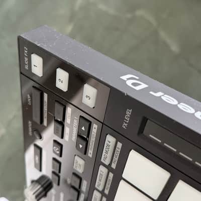Pioneer DDJ-XP2 DJ Controller 2019 - Present - Black image 6