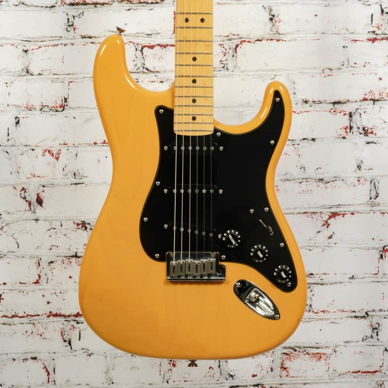 Fender - 2004 American Series Stratocaster - Electric Guitar - Butterscotch Blonde - w/OHSC USED image 1
