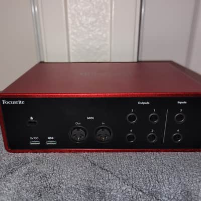 Focusrite Scarlett 4i4 4th Gen USB Audio Interface 2023 - Present - Red image 6