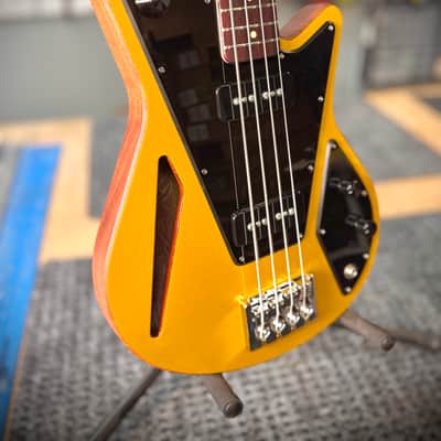 Ingold Guitars Mildred Bass 2025 - Short Scale - Gold image 2