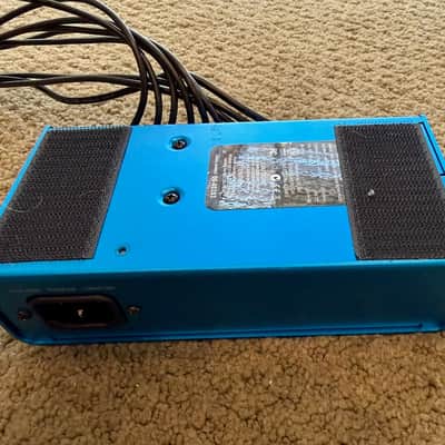 Strymon Zuma 9-Output High Current DC Power Supply 2016 - Present Blue image 6