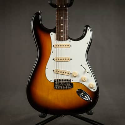 Fender Stratocaster Standard 1990s - 3-Tone Sunburst image 2