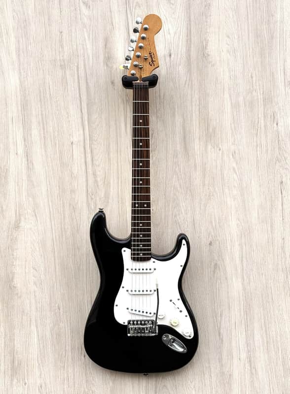 Squier Bullet SSS Trem With Locking Tuners 2010 - Black image 1