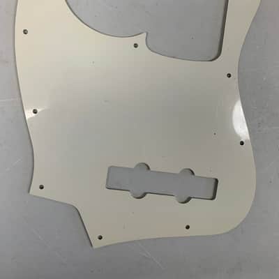 Fender - Fender Jazz Bass pickguard, 4-string, 10-hole mount, white / parchment - White/parchment image 1