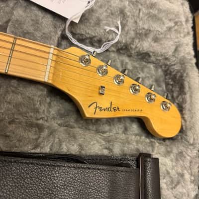 2016 Fender USA Elite Stratocaster HSS Ash Body Maple fretboard near MINT RARE image 13