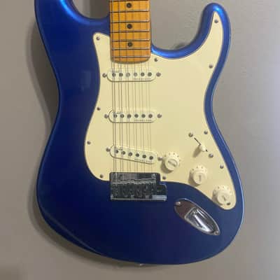 Fender American Ultra Stratocaster with Maple Fretboard 2019 - Cobra Blue image 8