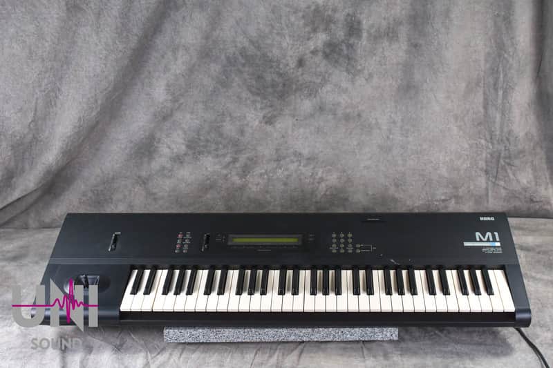 KORG M1 Music Workstation Digital Synthesizer in Good condition image 1