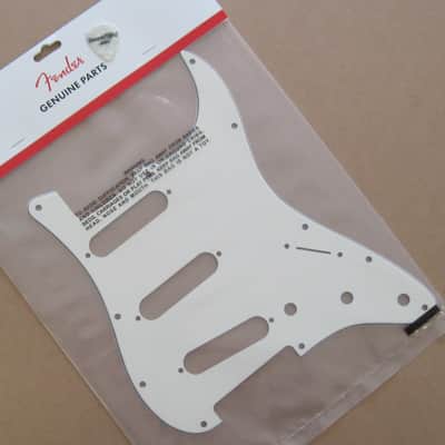 Fender Standard Stratocaster Pickguard Parchment 0991374000 image 3