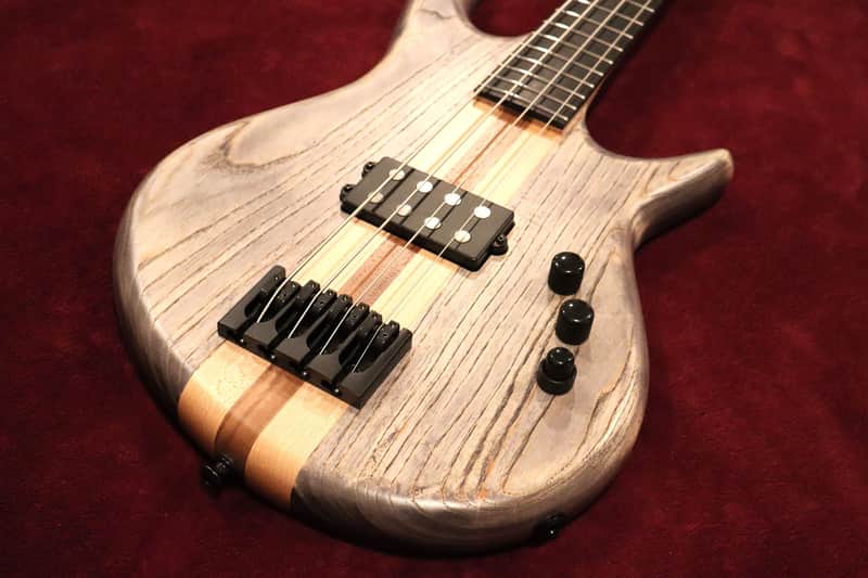 Kiesel Icon 4-String Bass Guitar w/ Soft Case LIKE-NEW image 1