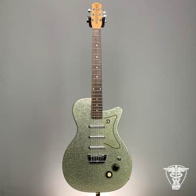 Danelectro U-3 Reissue w/Amp In Case image 2