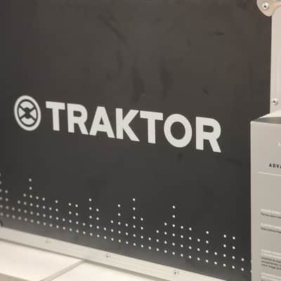 Native Instruments Traktor Kontrol S4 MK2 2010s - Black image 6