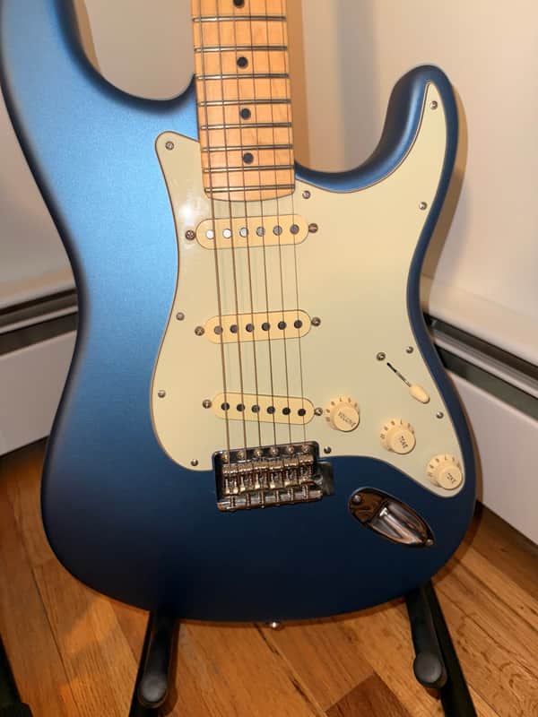 Fender Limited Edition American Professional Stratocaster with Maple Fretboard 2018 - 2019 - Lake Placid Blue image 1