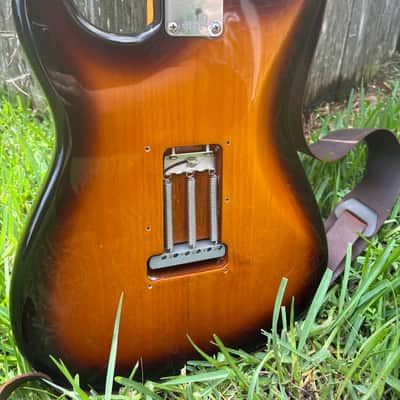 Fender American Vintage II '57 Stratocaster 2022 - Present - 2-Color Sunburst image 8
