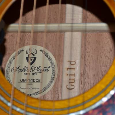 Guild OM-140CE ORCHESTRA ACOUSTIC ELECTRIC WITH SOFT CASE - Antique Burst image 3
