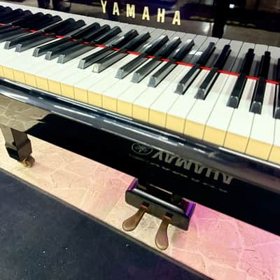 PIANOFORTE MEZZA CODA YAMAHA MOD. G1 NERO LUCIDO image 3
