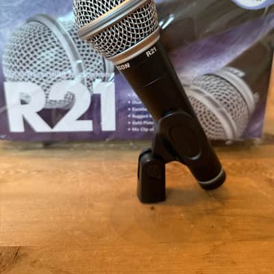 Samson R21 Cardioid Dynamic Vocal/Presentation Microphone (3 Pack) 2010s - Black image 7