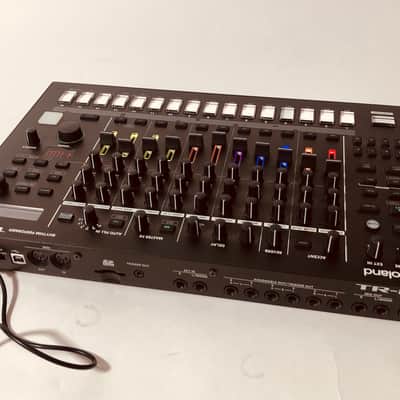 Roland TR-8S AIRA Rhythm Performer with Sample Playback 2018 - Present - Black image 4