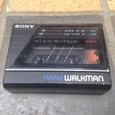 Sony WM-F77 FM/AM Walkman portable cassette player Good belt! works well! tape image 1